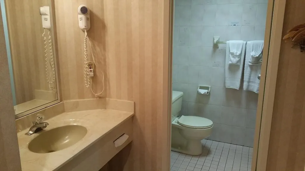 Travelodge By Wyndham Niagara Falls Lundys Lane