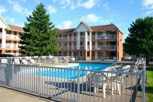Travelodge By Wyndham Niagara Falls Lundys Lane Hotel